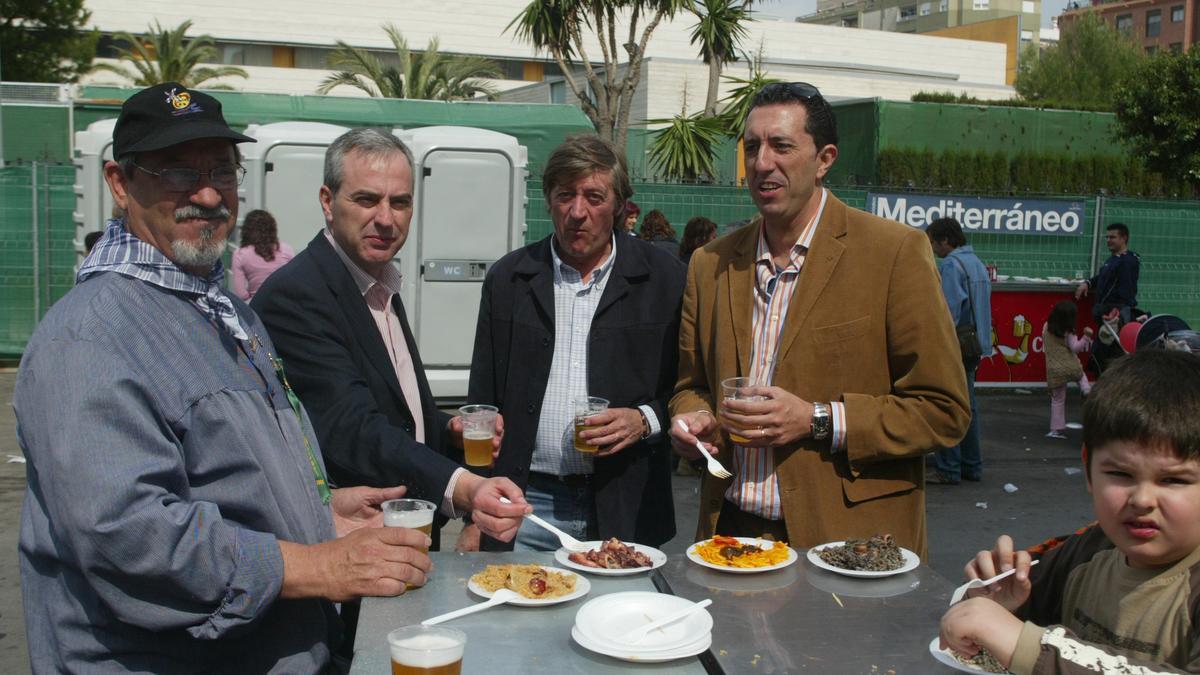 Pepe Becerra junto a José Luis Valencia, Enrique Querol y Enrique Simarro