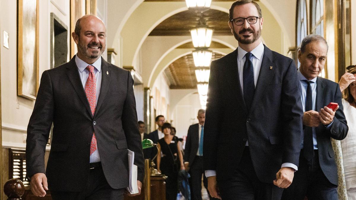 El presidente del Senado, Pedro Rollán, y el vicepresidente de la Mesa, Javier Maroto.