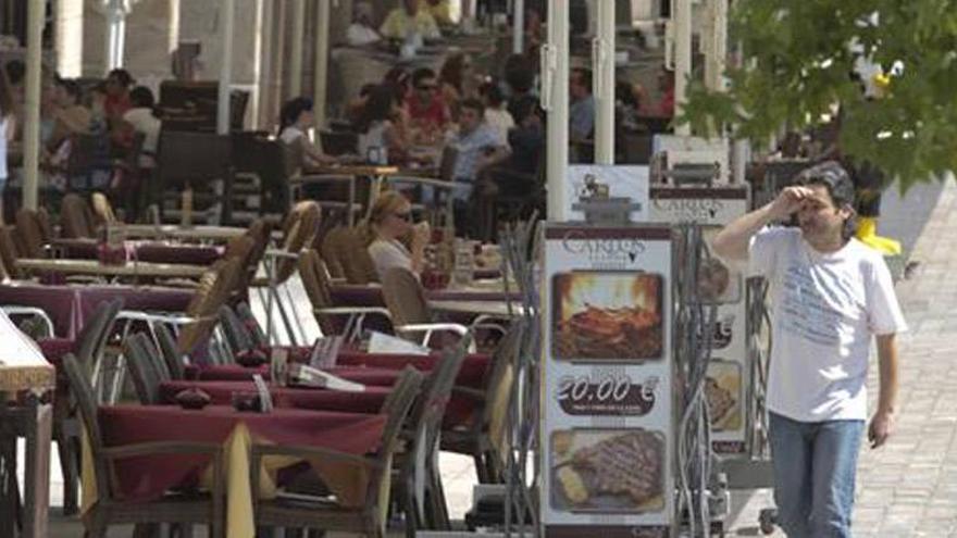 Coto a la guerra de terrazas en la plaza