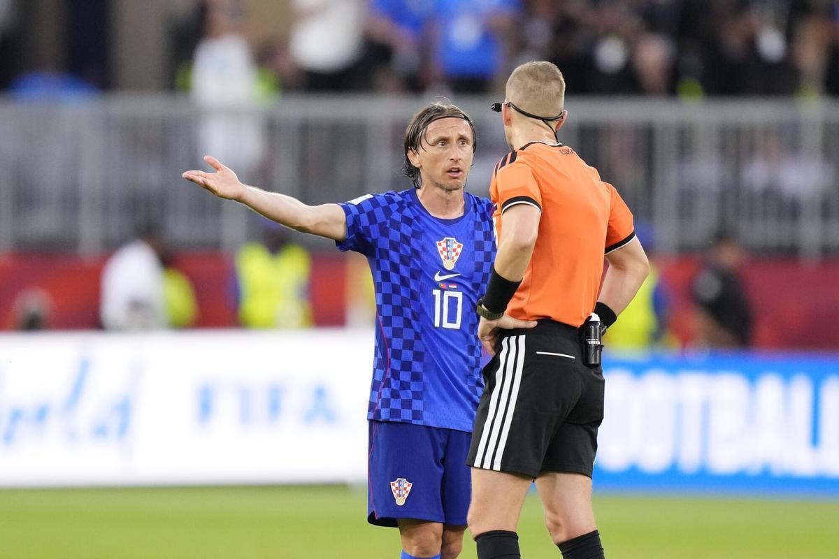 Luka Modric of Croatia protests during the FIFA World Cup 2026 Round Of 32 match between Portugal and Croatia at Toronto Stadium on July 02, 2026 in Toronto, Ontario. AFP7 02/07/2026 ONLY FOR USE IN SPAIN. Jose Breton / AFP7 / Europa Press;sport;football;soccer;player;team;FIFA;World Cup;ZSPORT;ZSOCCER;Portugal;Croatia;Portugal v Croatia: Round Of 32 - FIFA World Cup 2026