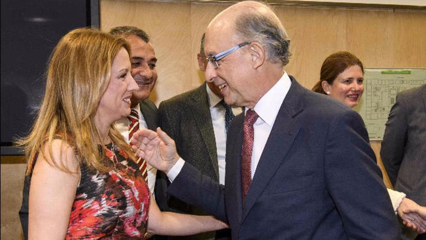 Rosa Dávila y Cristóbal Montoro.