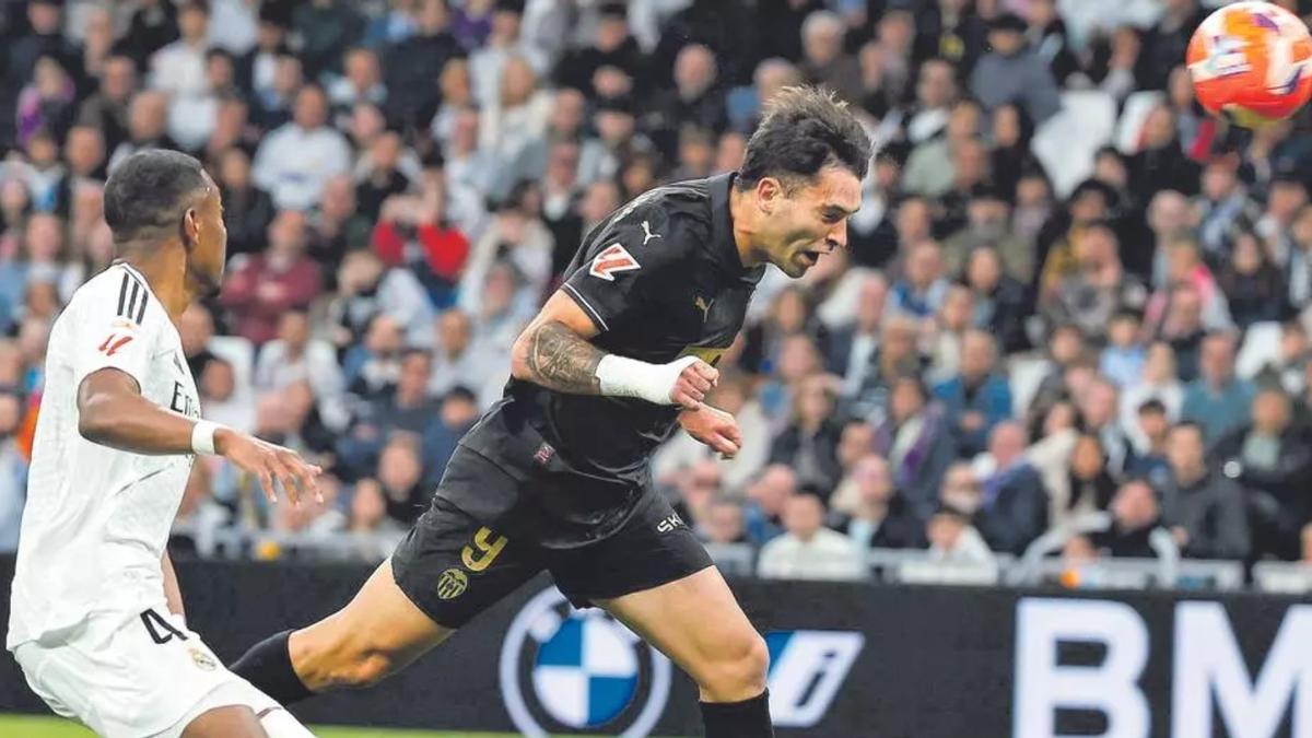 Hugo Duro anotando su tanto ante el Real Madrid
