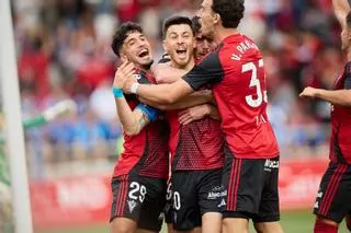 El Mirandés golpea primero la final del 'play off' ante el Oviedo