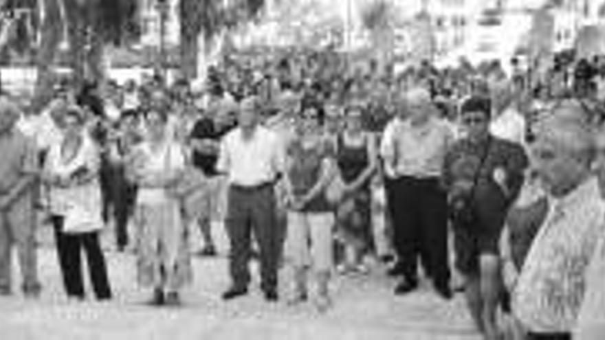 Decenas de camiones participan en la procesión