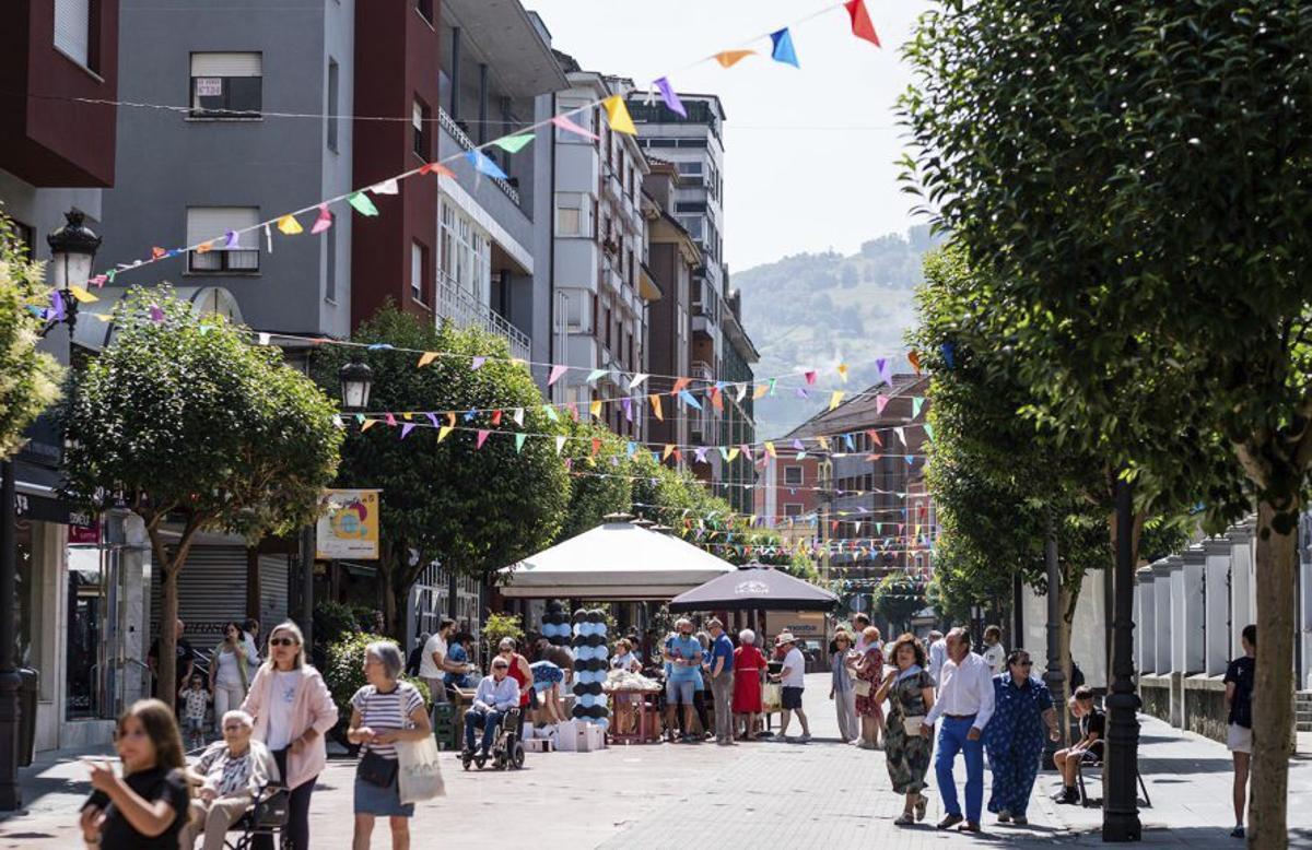 Ambiente festivo en Sama.