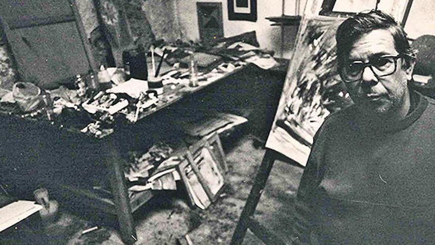 Vicent Calbet en su estudio en 1989.
