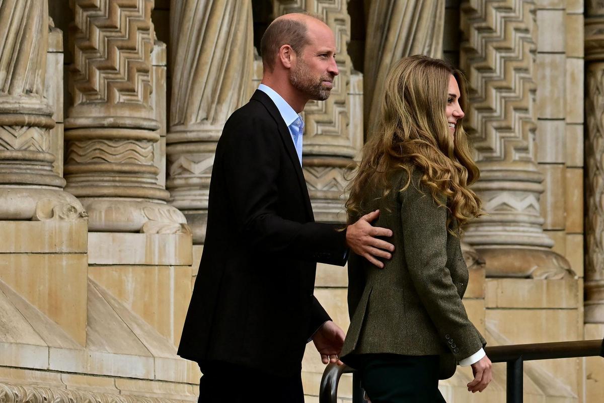 Kate Middleton cambia de ''look' y luce melena rubia