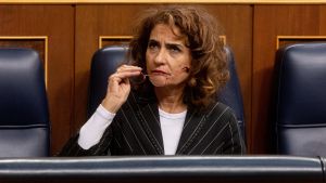 La vicepresidenta primera y ministra de Hacienda, María Jesús Montero, durante un pleno en el Congreso de los Diputados, a 14 de noviembre de 2024, en Madrid (España).