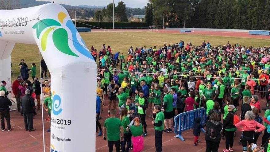 Unes 1.000 persones corren contra el càncer a Igualada a la carrera «Anoia en marxa»