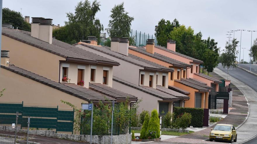 Una vivienda en la costa gallega cuesta hasta un 30% más que la media del país