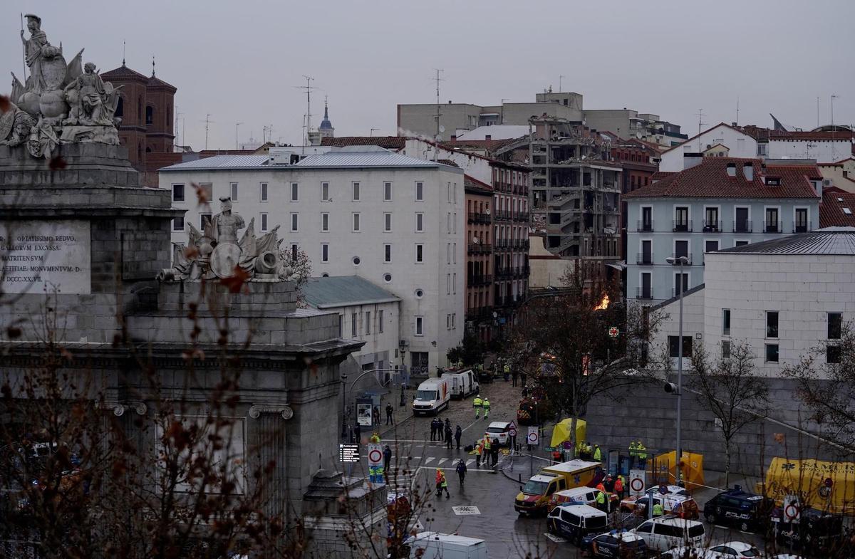 La fuerte explosión que destrozó un edificio en el centro de Madrid en enero 2021, en imágenes