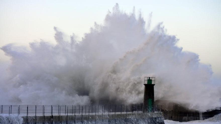 Asturias en alerta por fenómenos costeros y nevadas
