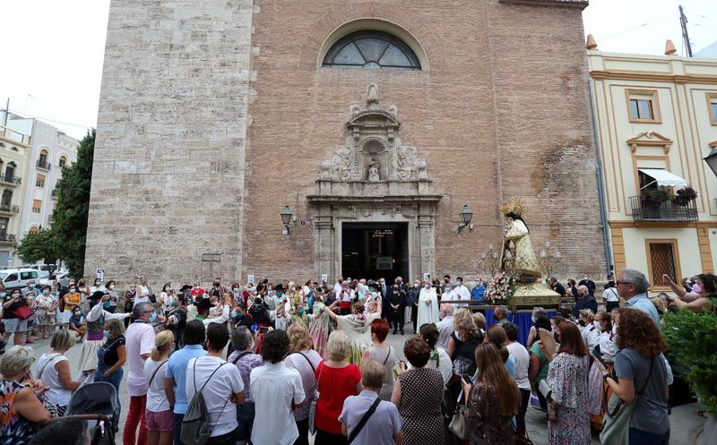 La Virgen vuelve a procesionar con público