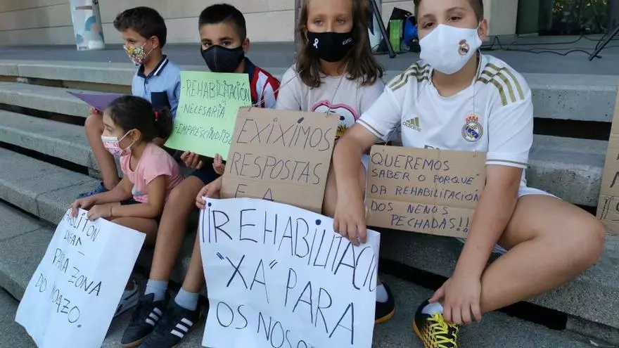 Familias con hijos con parálisis: "Los niños vuelven al aula y seguimos sin fisioterapia"