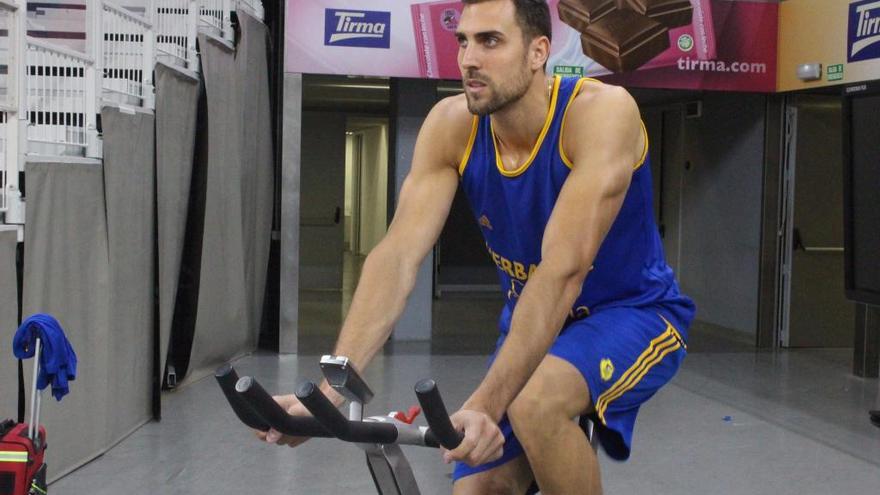 Pablo Aguilar, durante el entrenamiento de este martes.