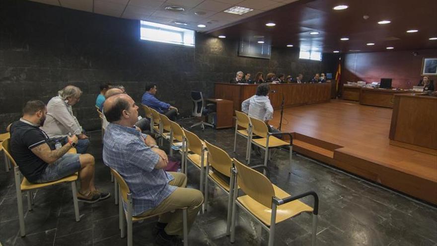 «La policía no siempre controlaba la gente que se acumulaba en la calle»