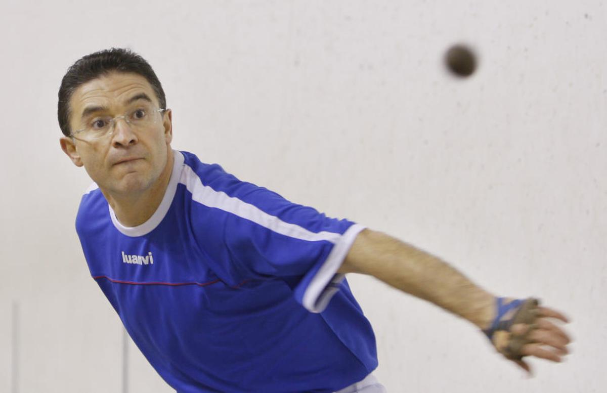 Castellano, en el trinquet de la Pobla de Vallbona.