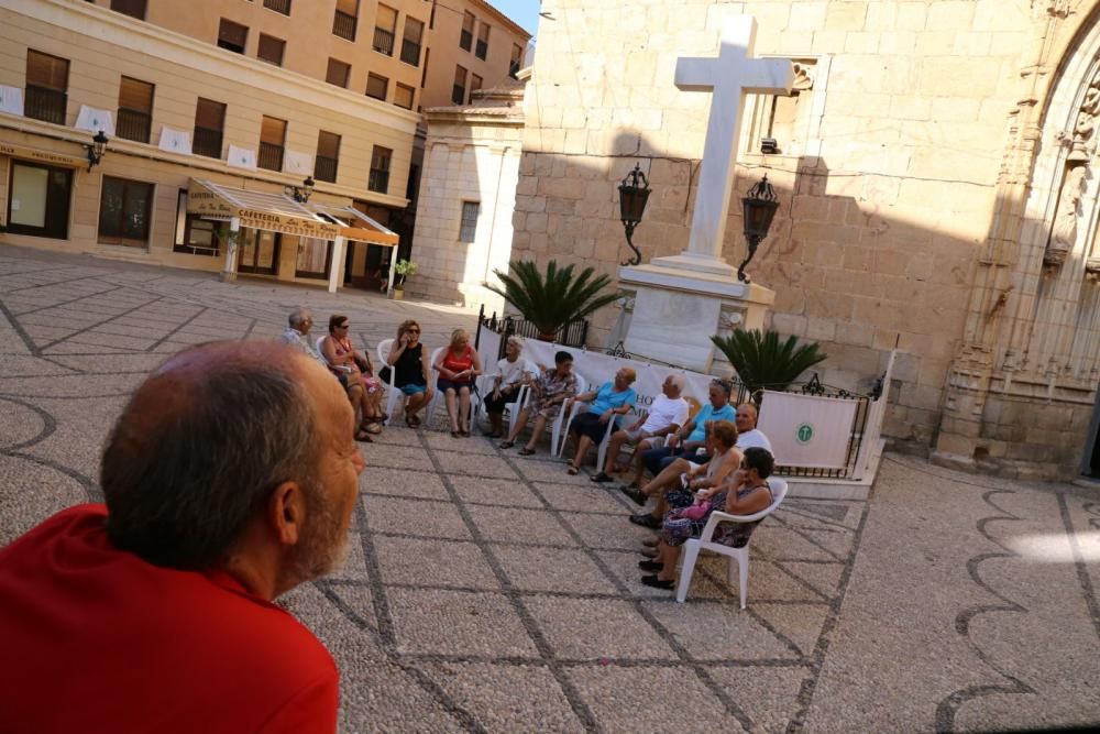 Vecinos de Callosa de Segura llevan 7 meses vigilando para que no retiren la Cruz