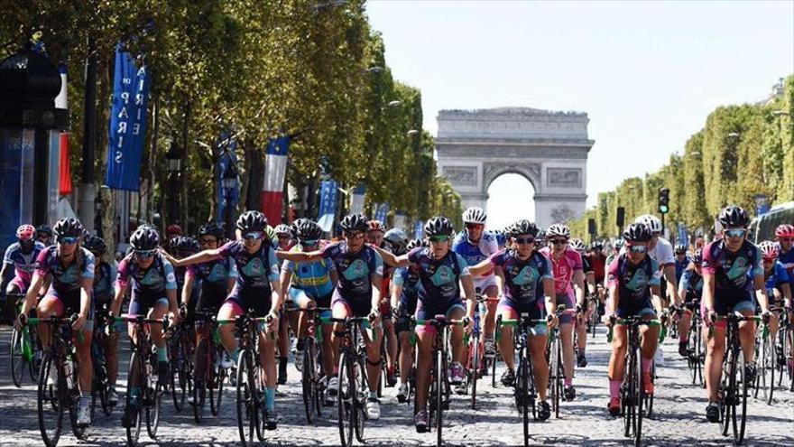 Trece mujeres piden un Tour de Francia femenino