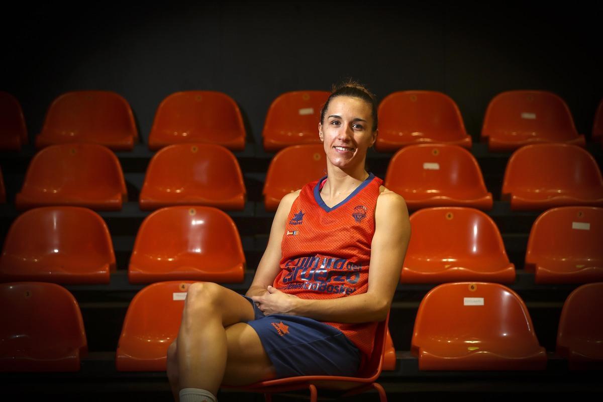 Queralt Casas, la escolta de 28 años del Valencia Basket