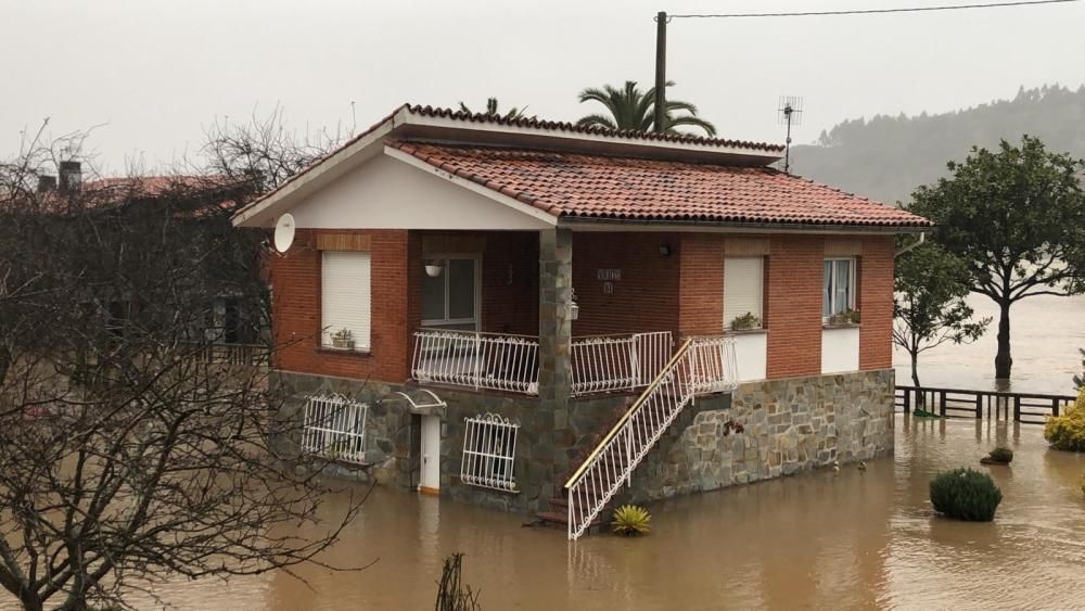 Temporal en Asturias: Segundo día de riadas y desperfectos en Asturias