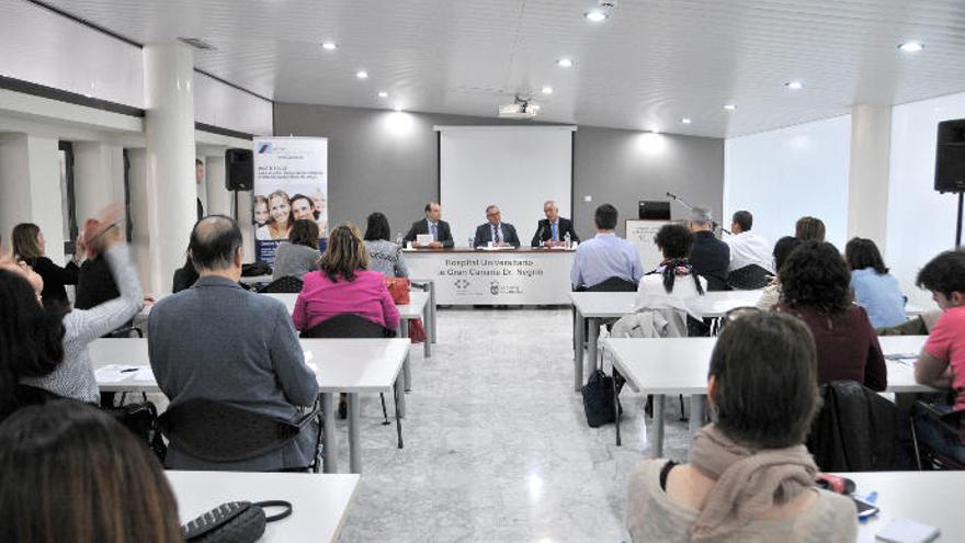 Inauguración de las jornadas sobre inmunodeficiencias primarias en el Hospital Doctor Negrín.