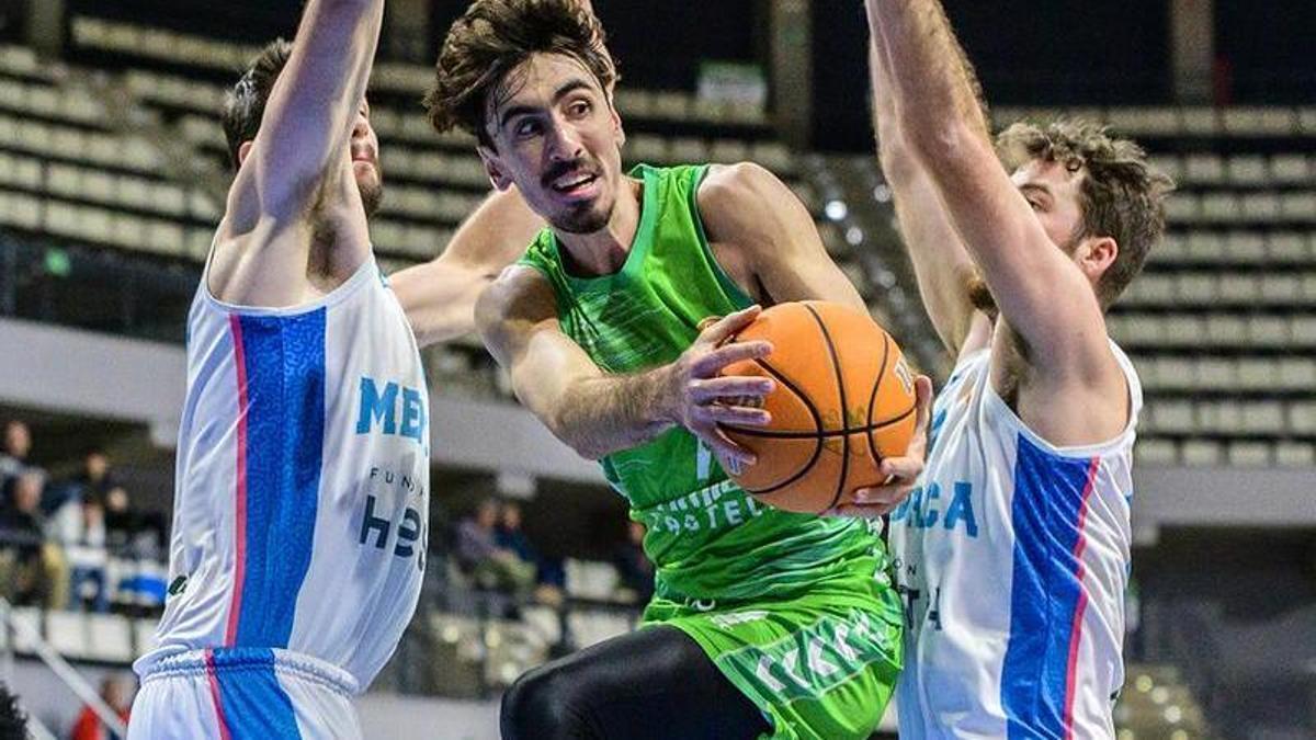 Guillem Arcos entra a canasta.