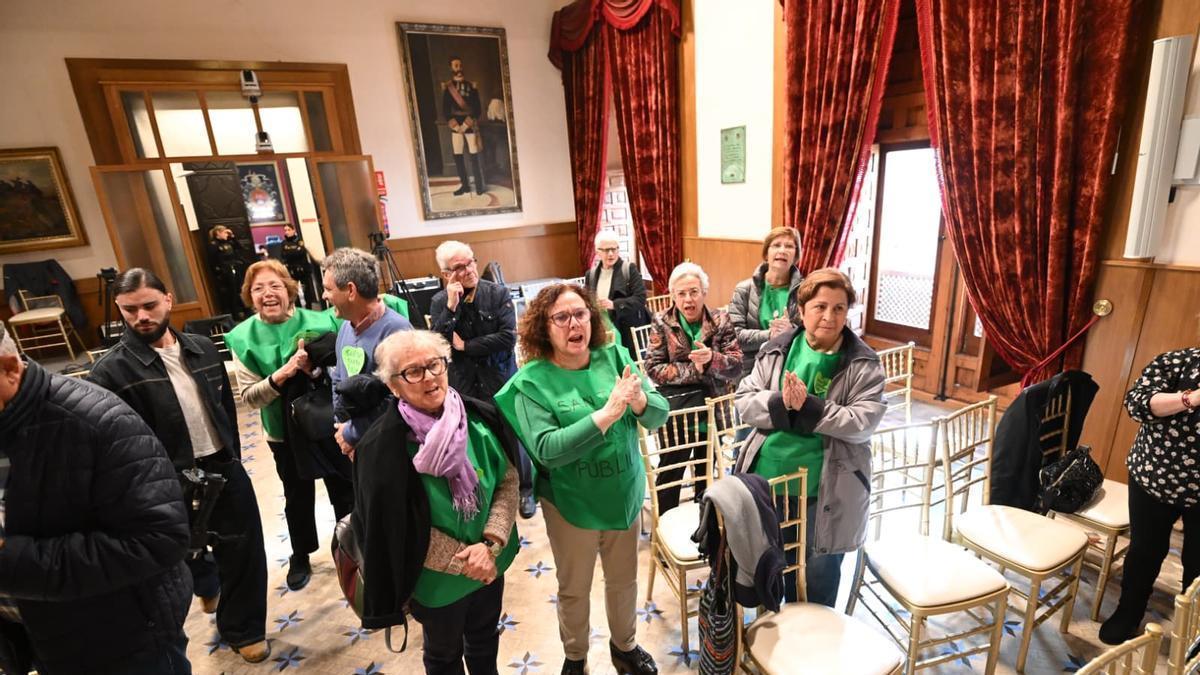 Bronca en el pleno a cuenta de la sanidad en Elche