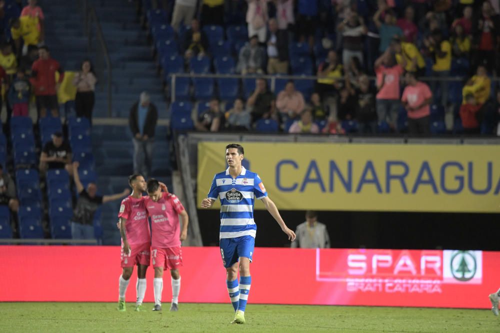 El Dépor se hunde ante la UD Las Palmas.