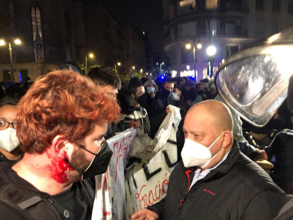 Cargas policiales y mucha tensión en Valencia por