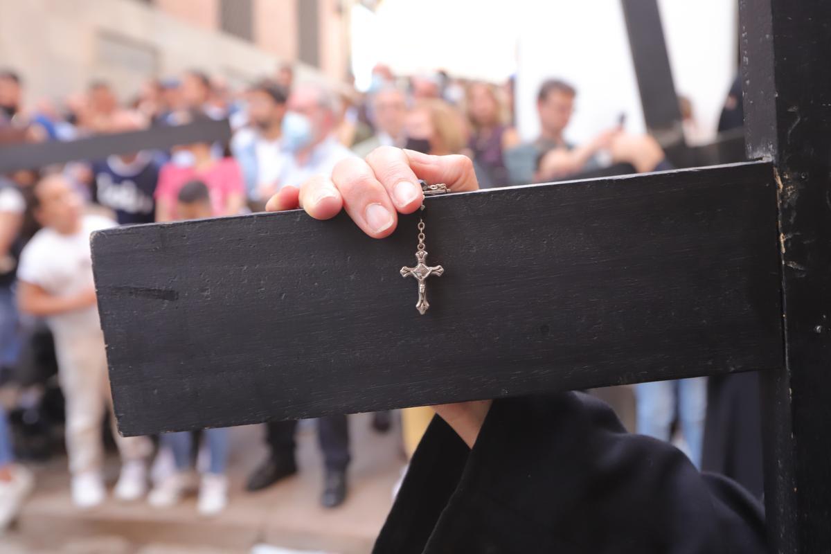 El Cristo de la Expiración se alza sobre Capitulares El Cristo de la Expiración se alza sobre Capitulares