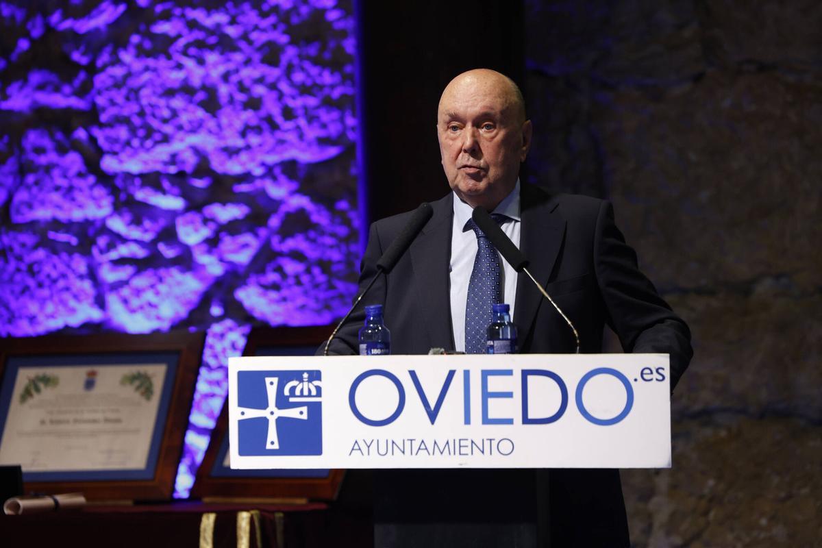 Oviedo reconoce los méritos deportivos, sociales y económicos con sus máximas distinciones