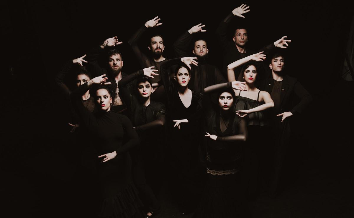 El Ballet Flamenco de Andalucía, con Patricia Guerrero, su directora, en el centro.