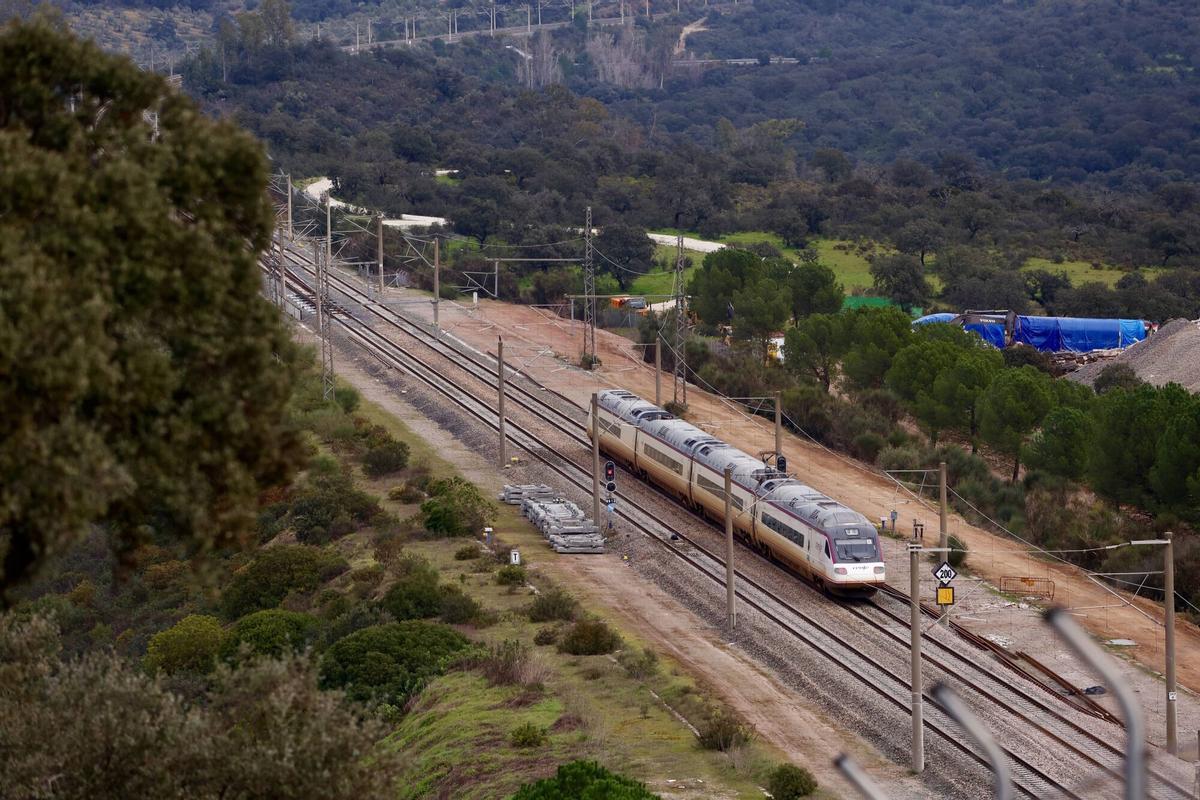 Vuelven a circular los trenes AVE e Iryo entre Córdoba y Madrid. Trenes pasando por Adamuz.