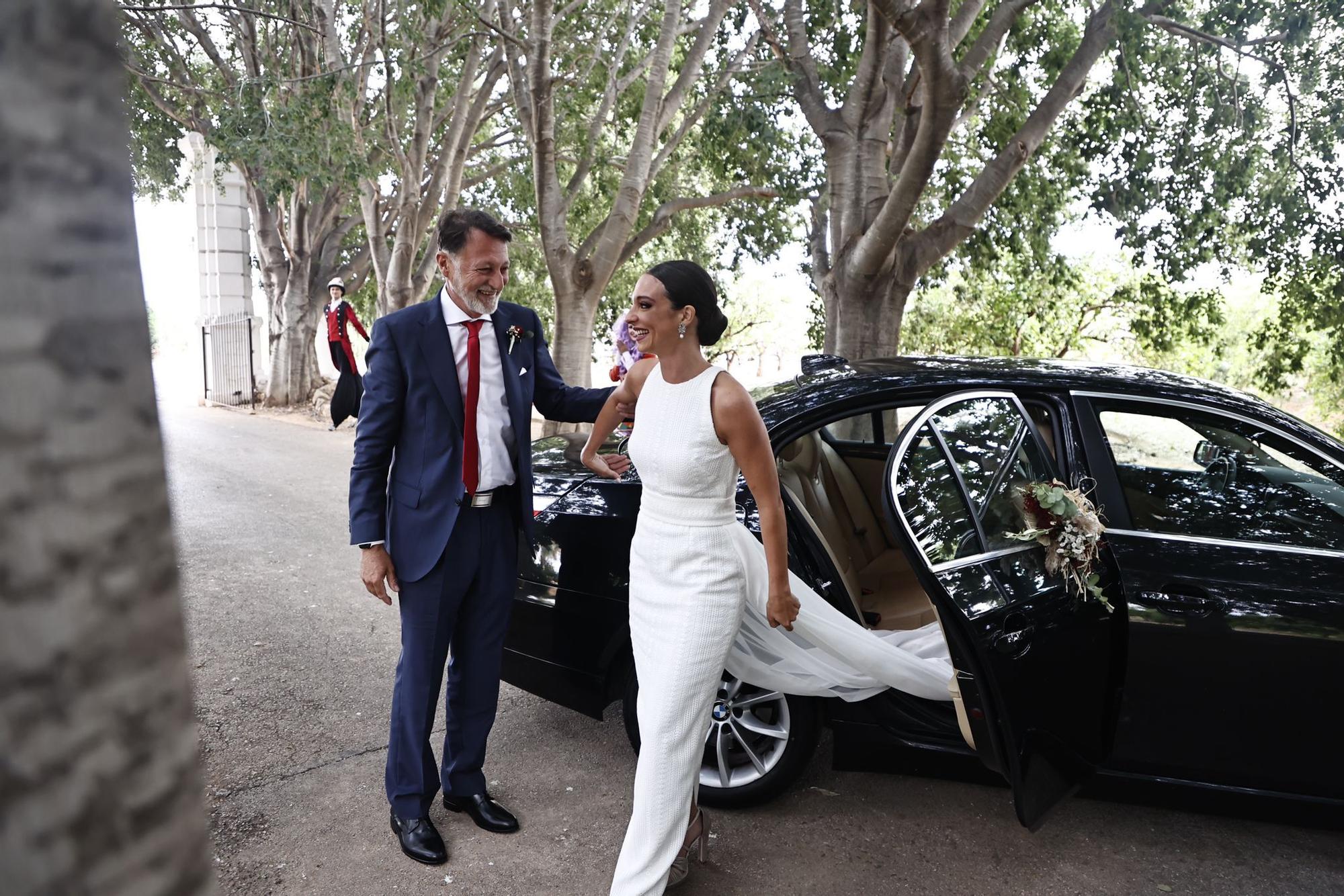 Boda de Nuria Llopis: la llegada de los novios y la ceremonia