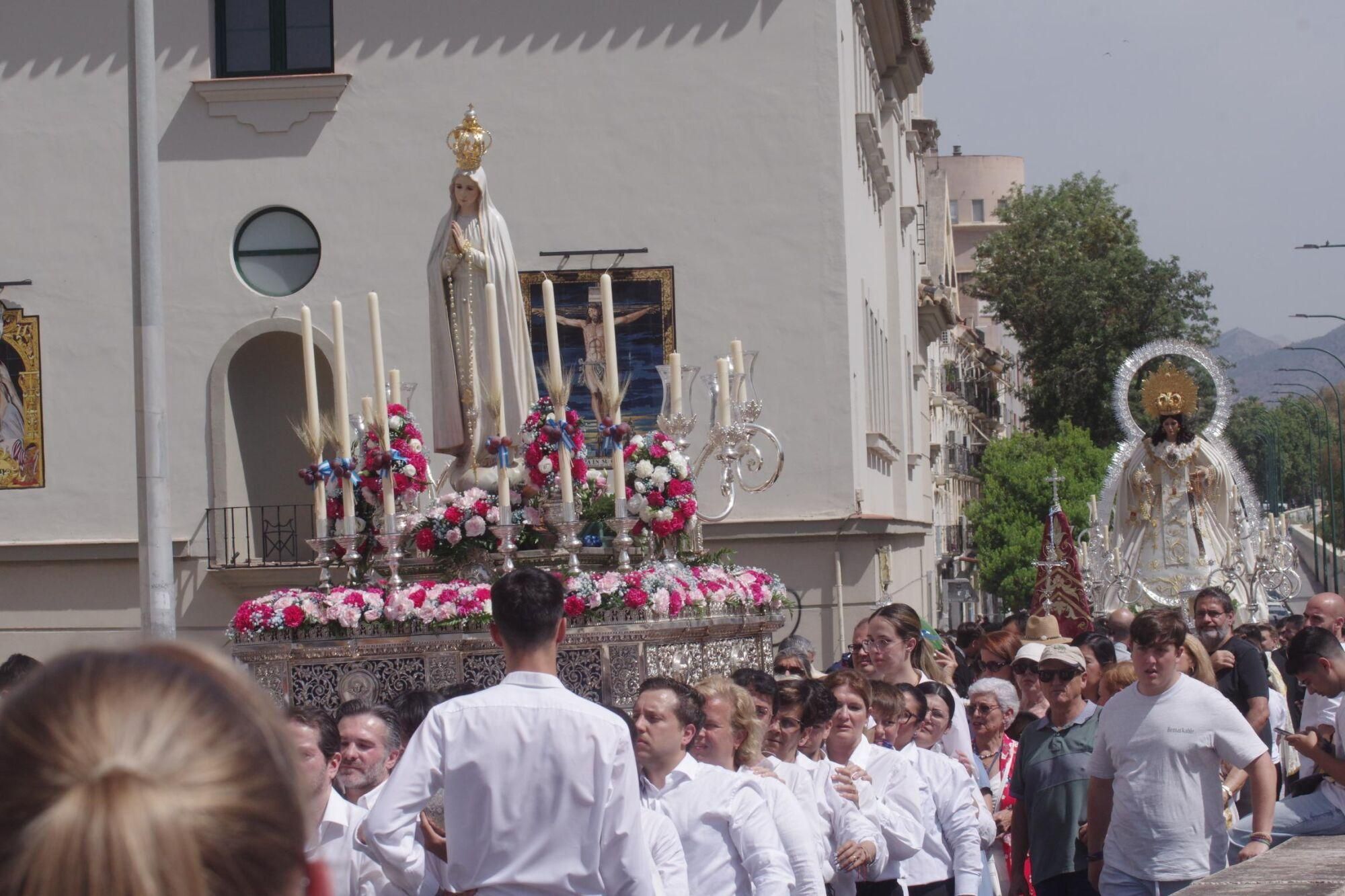 Traslado de la Virgen de Fátima y la Virgen de las Mercedes (El Tarajal) hacia sus altares por la festividad del Corpus en Málaga
