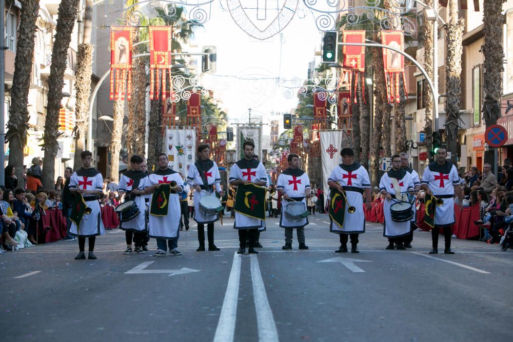 San Vicente celebra su entrada cristiana en las fiestas de Moros y Cristianos 2019