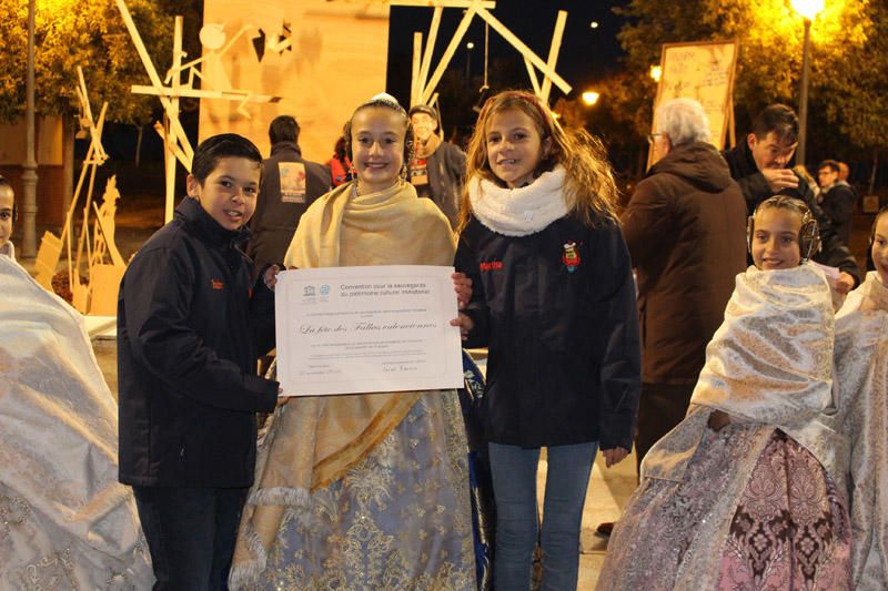 Entrega de los certificados de la Unesco a las Fallas infantiles