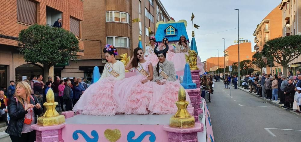 El desfile de Carnaval de Benavente, en imágenes