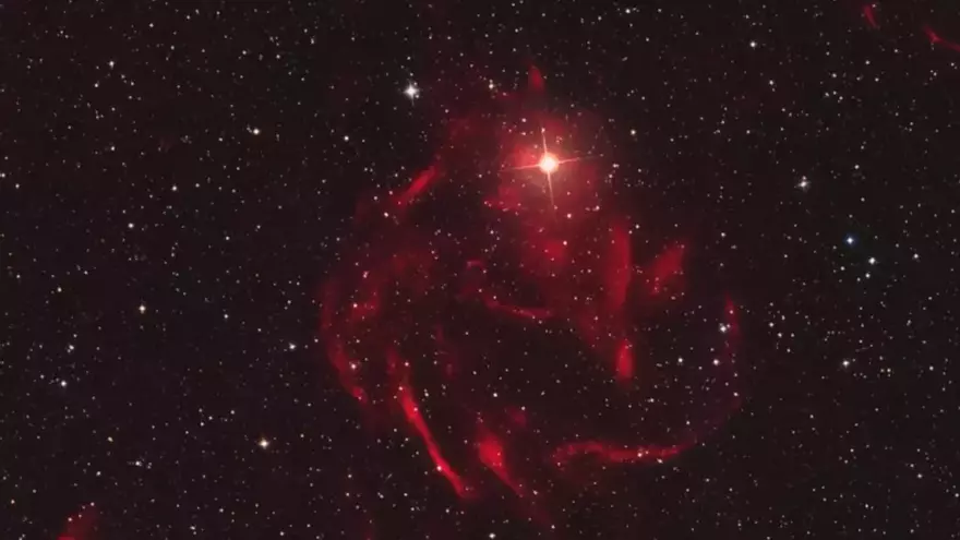 Imagen de la insólita nebulosa galáctica, tomada durante varios meses desde Brasil.