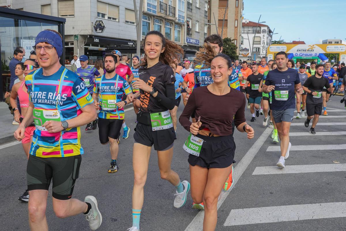 Multitudinaria media maratón entre O Grove y Sanxenxo Multitudinaria media maratón entre O Grove y Sanxenxo