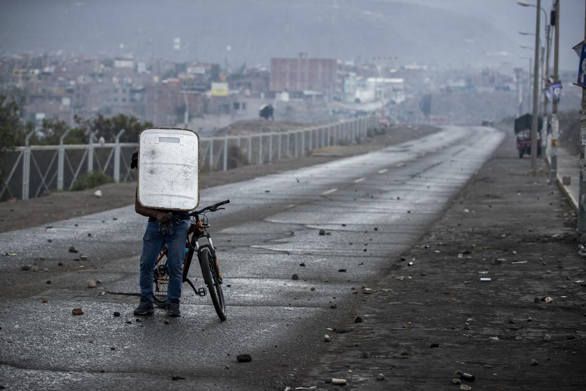 Miles de peruanos exigen en las calles la dimisión de Dina Boluarte