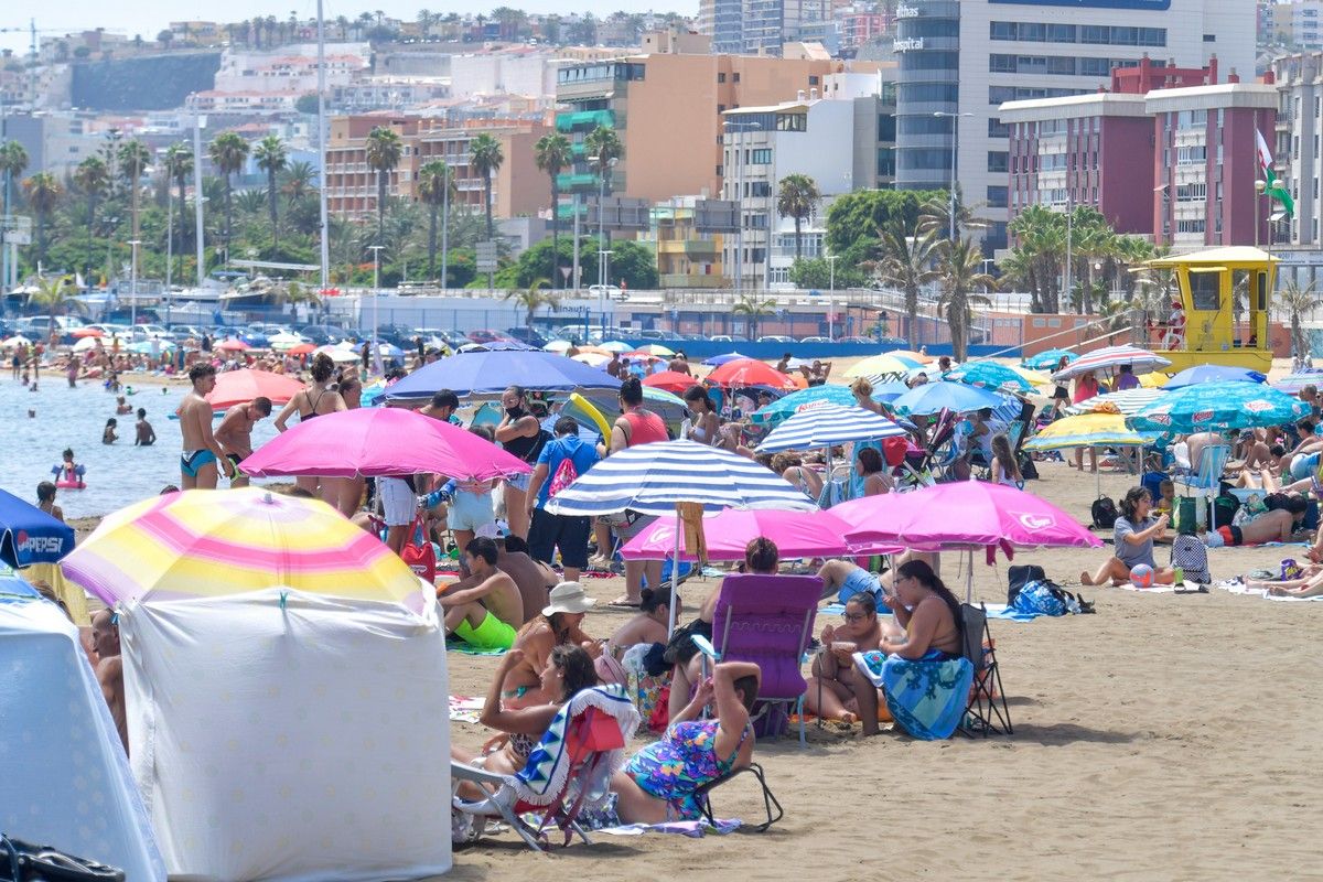 Un sábado de playa en Las Alcaravaneras (21/08/21)