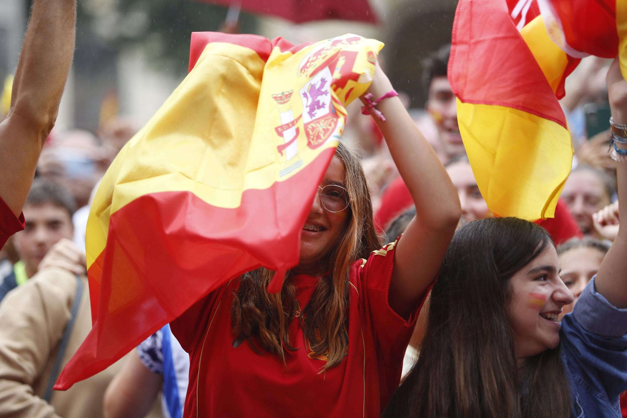 Gijón se vuelca (pese a la lluvia) animando a España en la final del Mundial de fútbol femenino