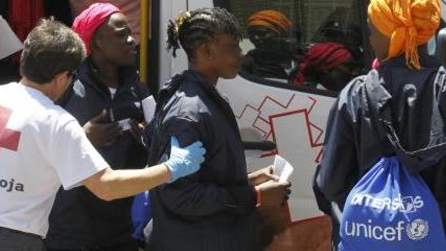 Algunas de las mujeres trasladadas al hospital.