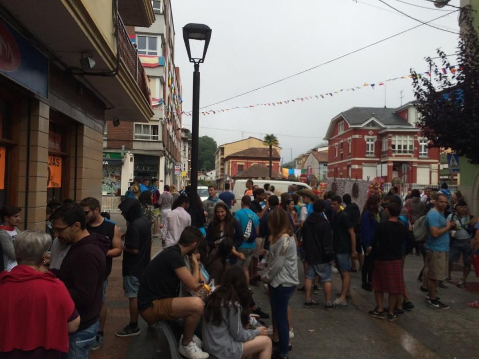 Ambiente en el 80 Descenso Internacional del Sella