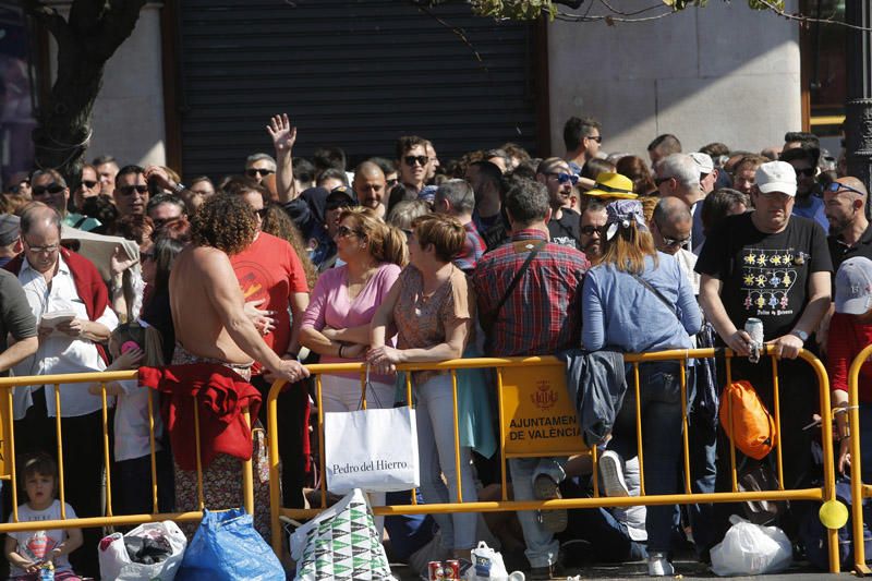 Búscate en la mascletà del 2 de marzo