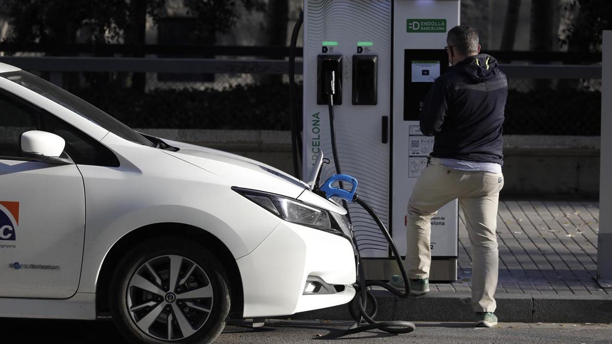 Punto de recarga público coche eléctrico