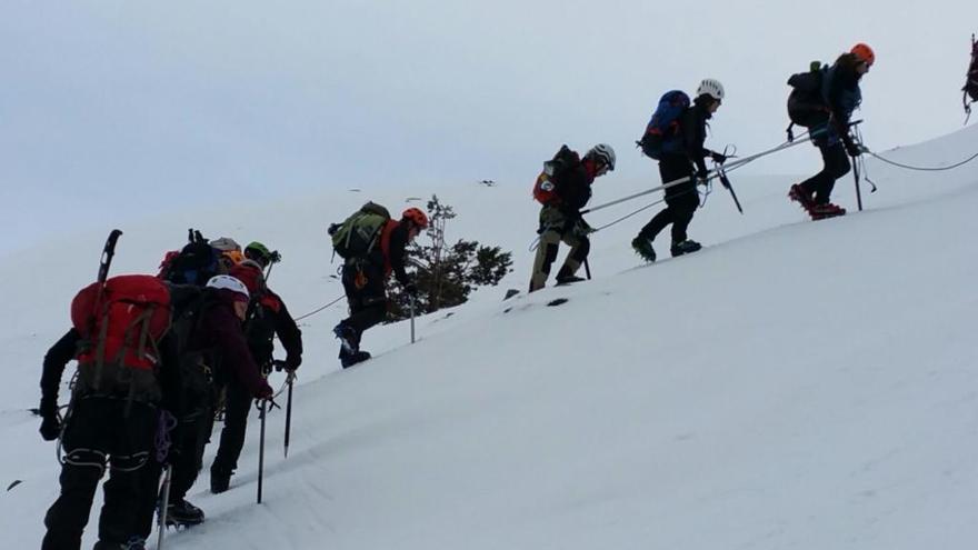 Escalar los 2.500 metros del Galdhopiggen, reto de 5 montañeros ciegos
