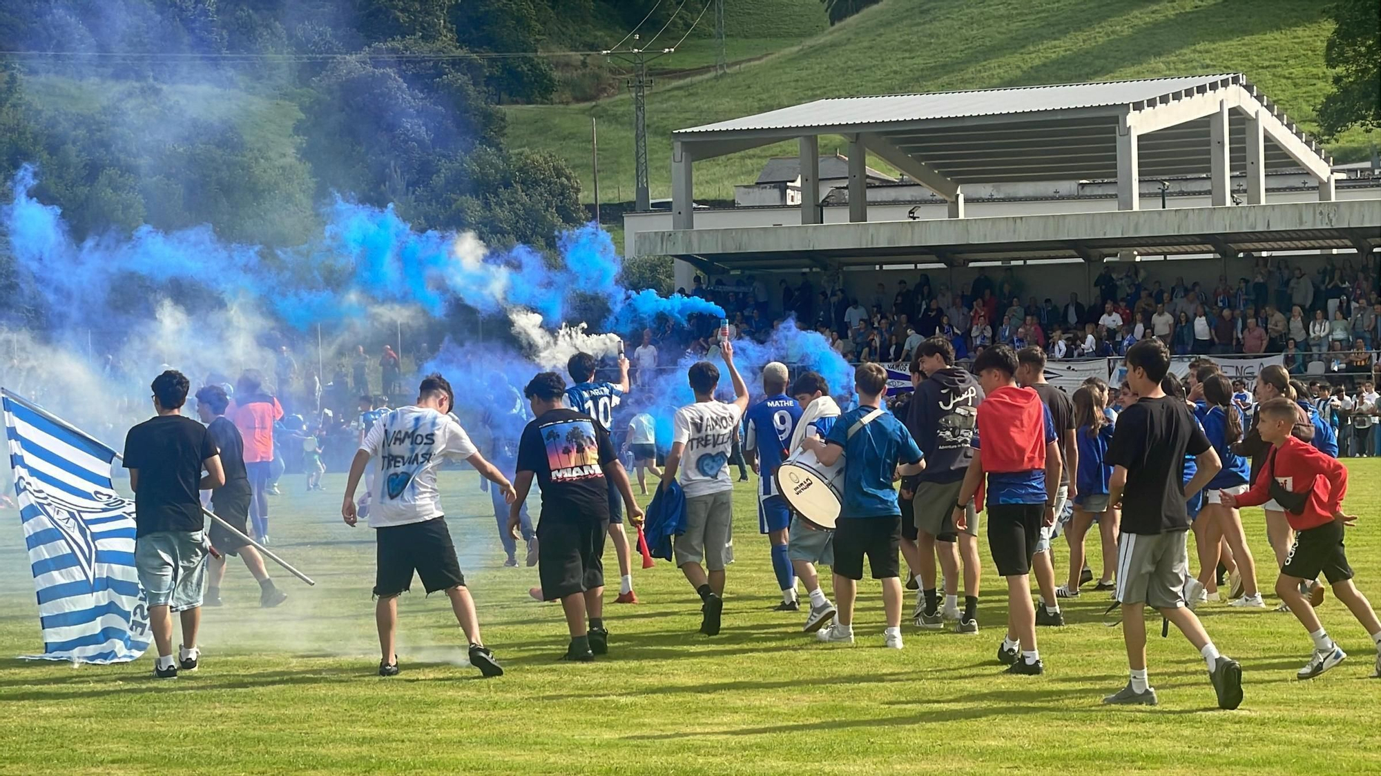 En imágenes: Así fue el duelo entre el Treviense y el Cornellana por un puesto en segunda